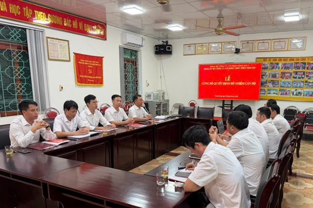 Công bố các Quyết định bổ nhiệm lại cán bộ lãnh đạo, quản lý.